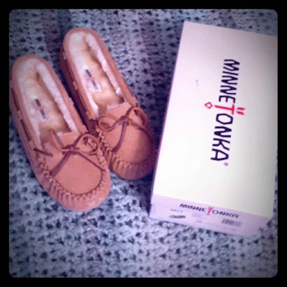 Minnetonka Moccasin slippers kids size 3 M
